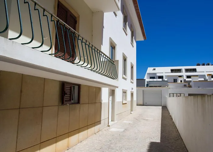 Albergue Moradia De Faro